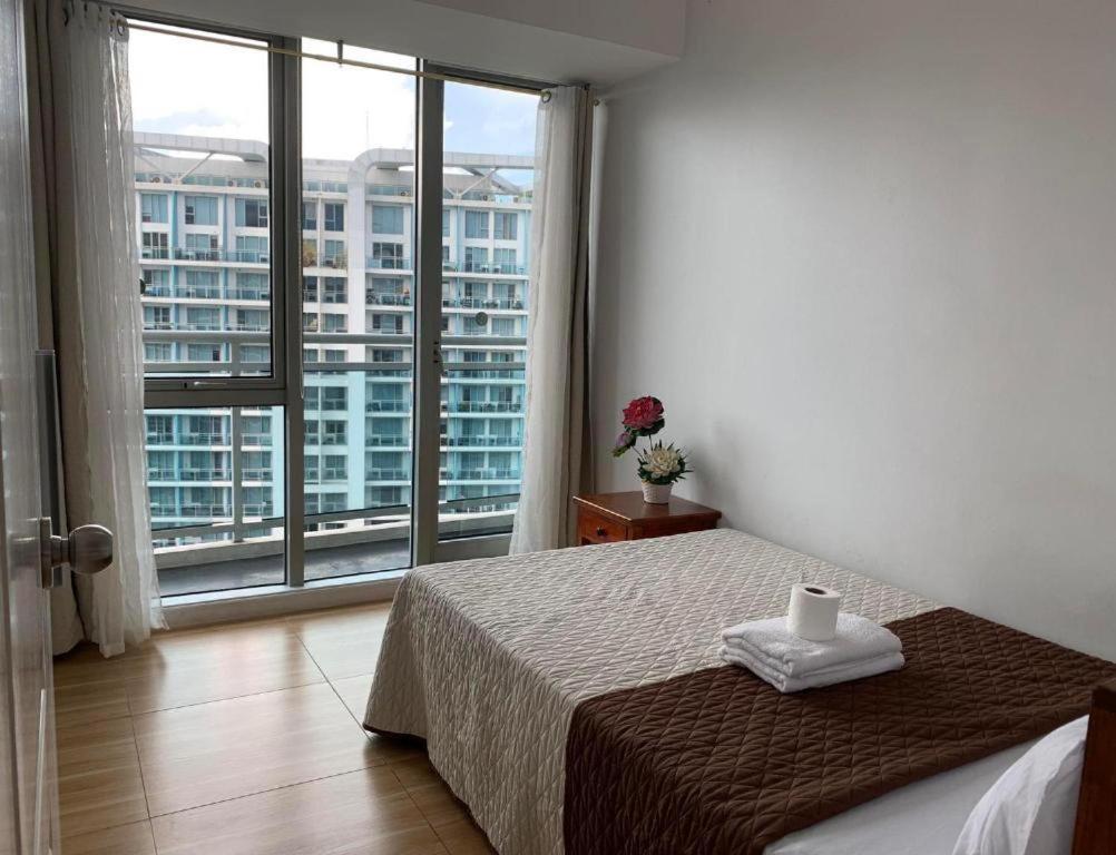Azure C7 Balcony, Wifi, Near Mall Airport Manilla Buitenkant foto