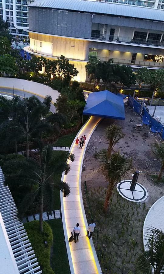 Azure C7 Balcony, Wifi, Near Mall Airport Manilla Buitenkant foto